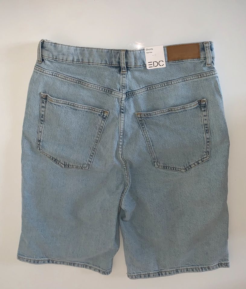 EDC by ESPRIT Damen Jeans Shorts Hose 2XL (44) Inch 33 in Stuttgart