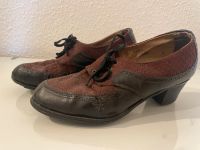 Alte Damenschuhe Vintage Tracht Antik Schwarz  bordeaux rot Gr 35 Sachsen - Grimma Vorschau