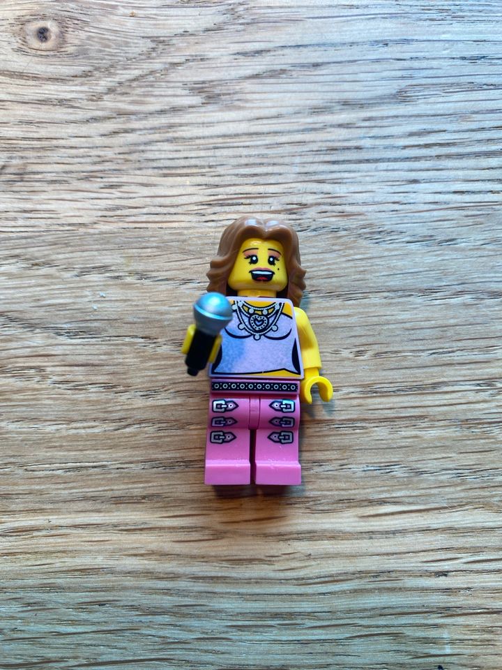 LEGO Minifigur Series 2 Popstar Minifigur #11 8684 in Bobingen