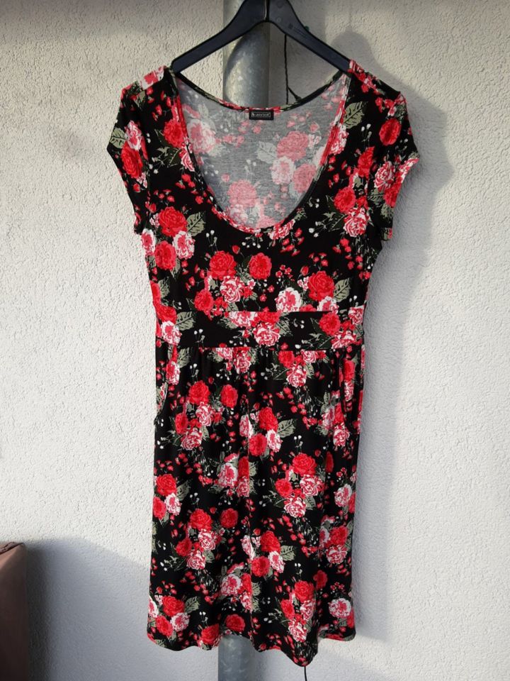 Kleid mit Blumenmuster Hamburg von Gr. eBay in Laura Scott ist 38 Kleinanzeigen - jetzt Rahlstedt | Kleinanzeigen Wandsbek