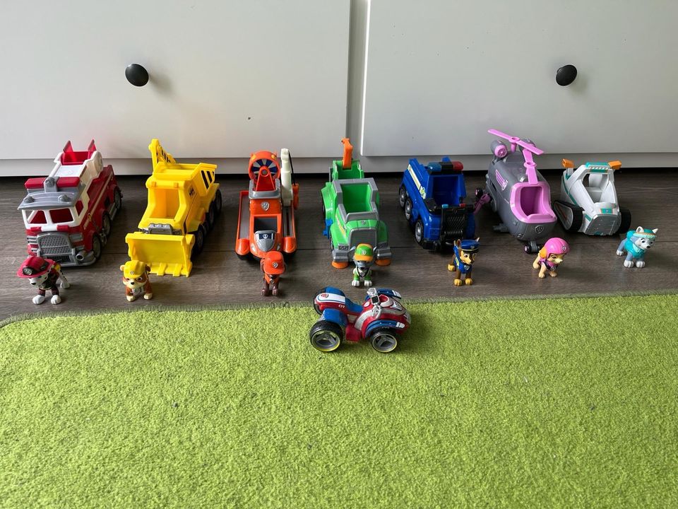 PAW PATROL - Ultimate Rescue Fahrzeuge mit Figuren in Wentorf