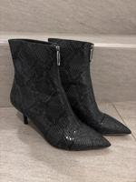 Stiefeletten Zara Größe 36 Nordrhein-Westfalen - Meerbusch Vorschau