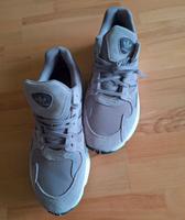 Adidas Sneaker Turnschuhe Fliederfarben Gr 44 Nordrhein-Westfalen - Warburg Vorschau