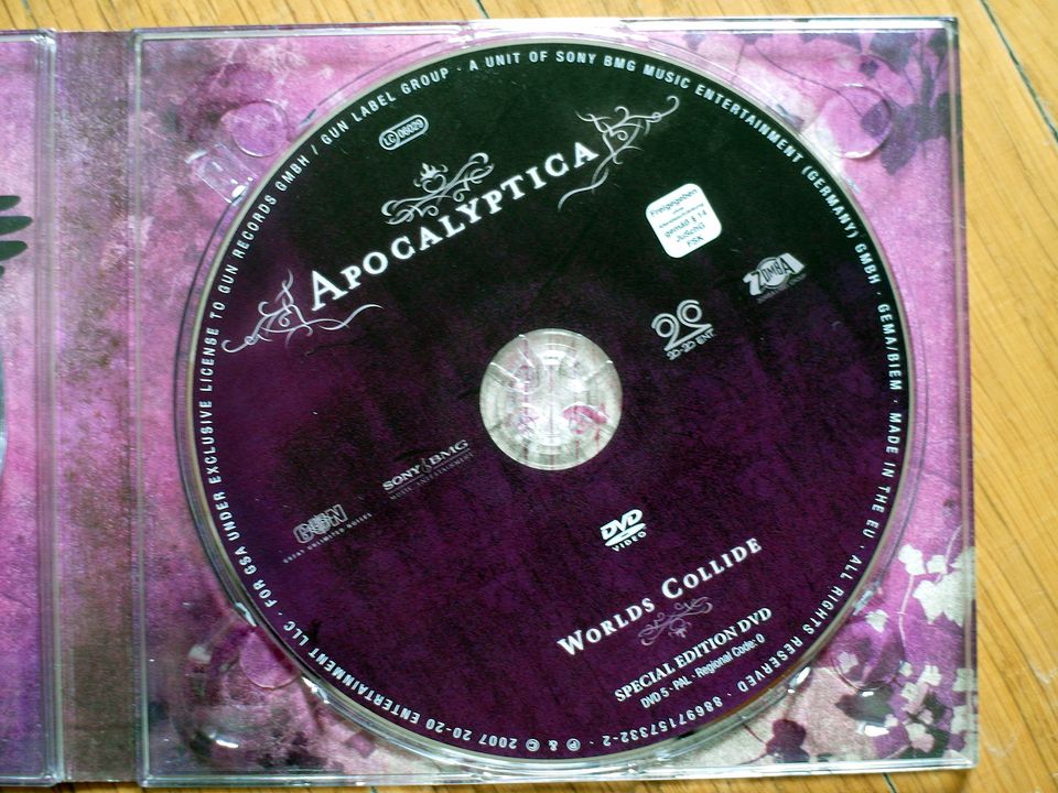 CD+DVD "Apocalyptica - Worlds Collide (Special Edition)" (FSK 0) in München