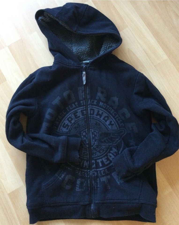 Schwarze Sweatjacke Gr. 164 mit Kapuze in Klettgau