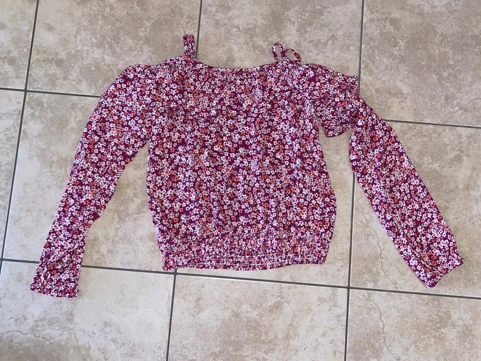 Gr.158/164: 2x Mädchen Langarmshirt Top Schulterfrei Crinkle in Obing