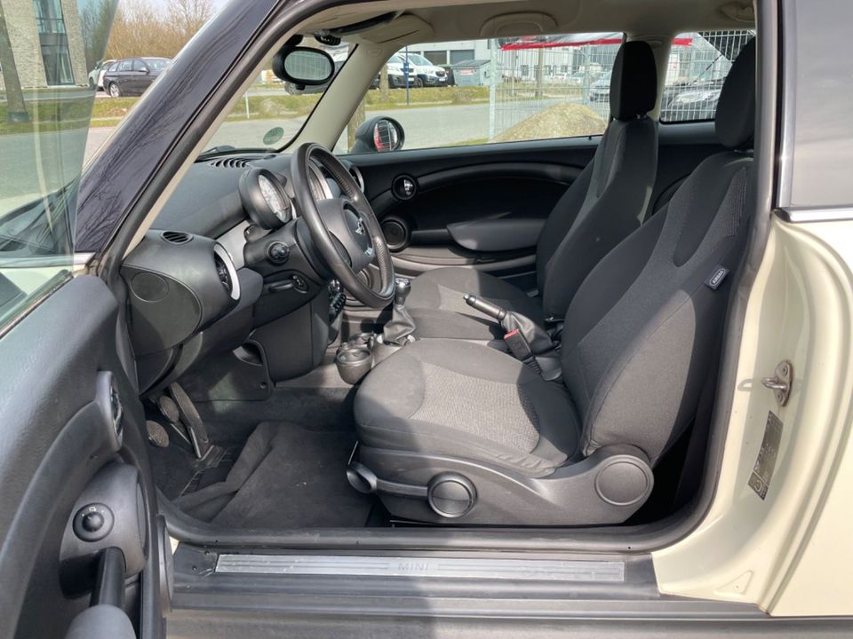 MINI ONE D 1.6 Pepper Start/Stop Klimaauto. Radio/CD in Schleswig