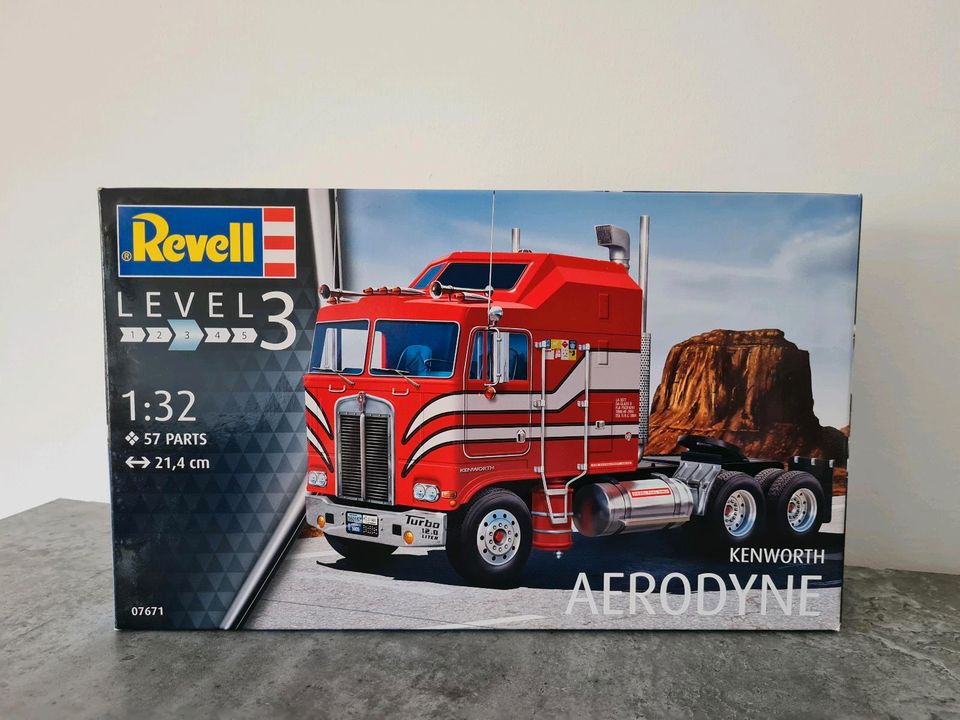 Revell Kenworth Bausatz in Essen