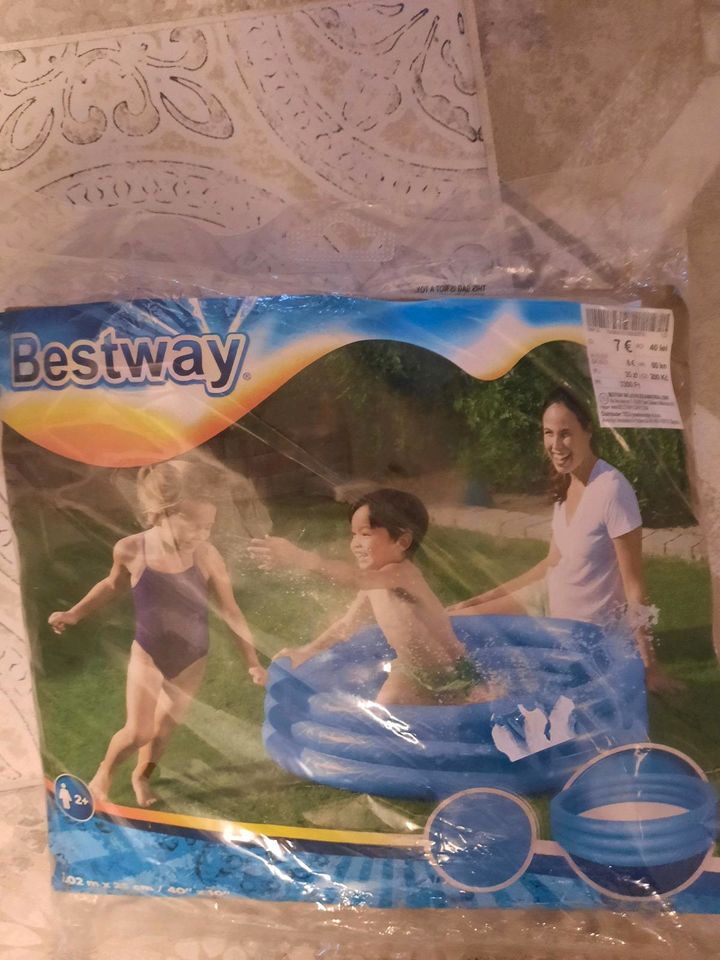 Bestway Kinder Pool NEU 102 x 25 cm in Moritzburg