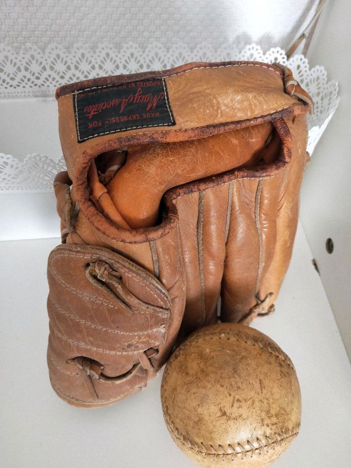 Leder Baseball-Handschuh + Ball in Steinau an der Straße