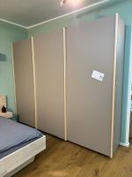 Kleiderschrank mit Schiebetüren 240x300x61 Stuttgart - Stuttgart-Mitte Vorschau