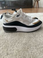 NIKE Sneaker weiß gold Gr.5,5 Hessen - Taunusstein Vorschau