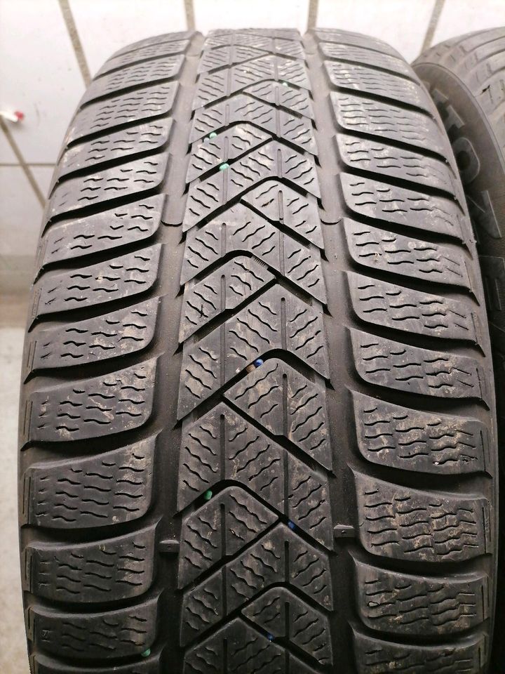 2022 - 2x 225/55 R17 97H Pirelli Winterreifen in Böblingen