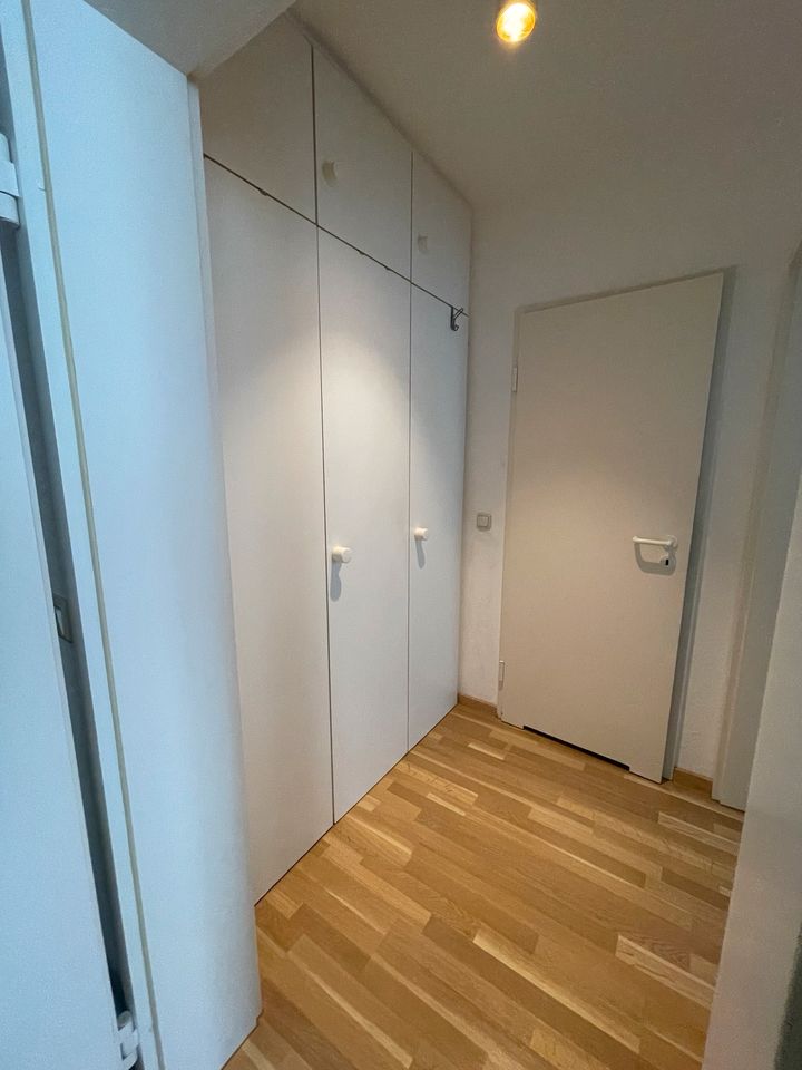 Helle 2-ZKB Wohnung im Grüneburgweg mit EBK & Parkett in Frankfurt am Main