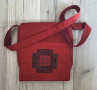 Schultertasche MONGOLEI ORIGINAL dort gekauft Rot HANDARBEIT!!! Nordrhein-Westfalen - Troisdorf Vorschau