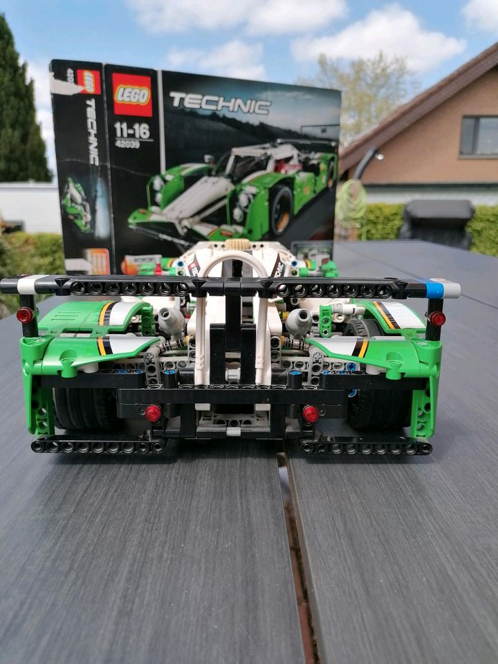 Lego Technik Rennauto in Extertal