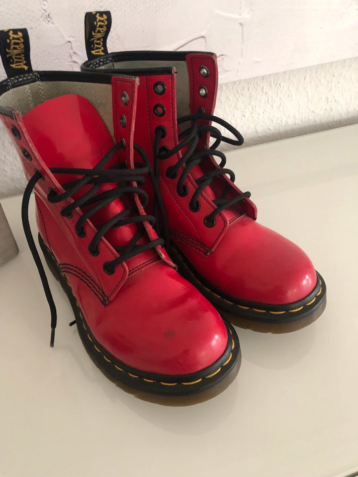 Dr. Martens Stiefel Boots rot pink Lack gr. 36 Leder in Itzehoe