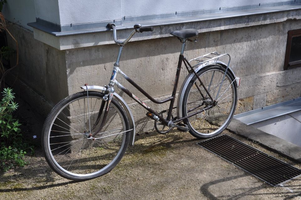 Seltenes Diamant Damenfahrrad DDR 26 Zoll Vintage Klassiker in Dresden