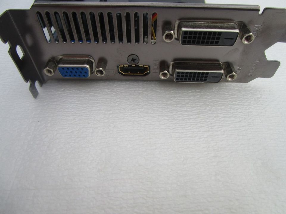 GeForce GTX 650 2 GB GDDR5 RAM #  DVI / HDMI / VGA in Berlin