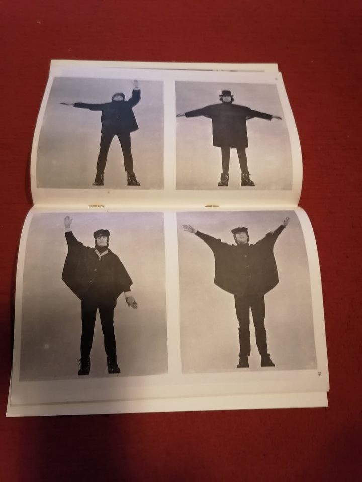 The Beatles und Ihre Songs Noten mit Songtexten, illustriert in Sittensen