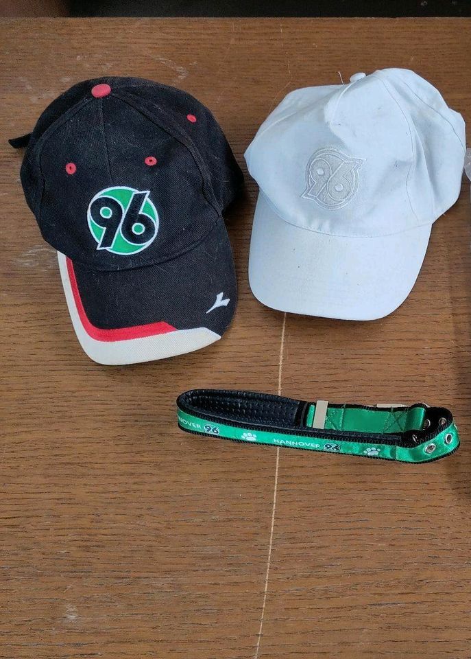 Hannover 96 Fanartikel, Fahne, Cap, Hundehalsband in Gusborn