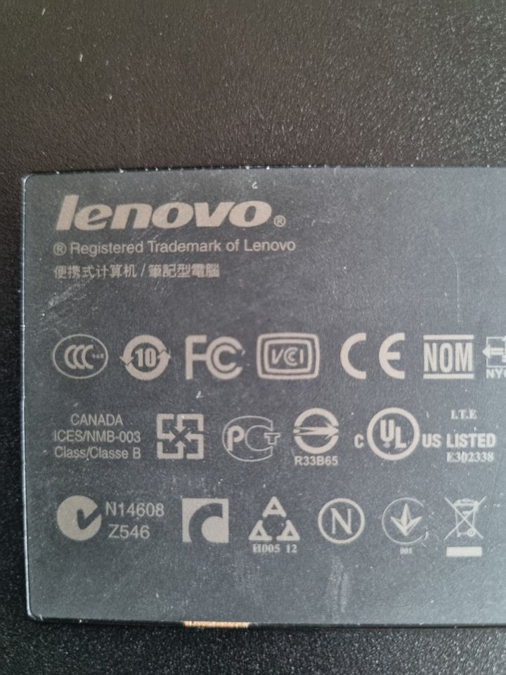 Laptop Lenovo mit 17 Zoll Bildschirm in Golzow