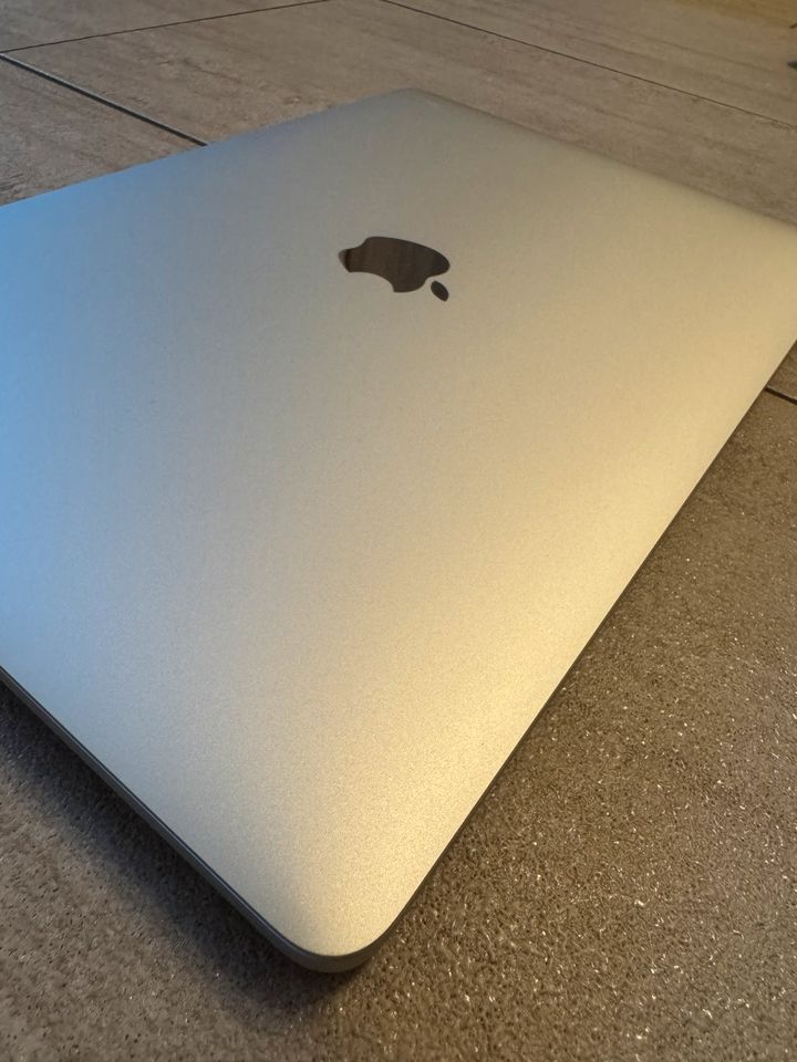 MacBook Pro M1 13,3 512GB Exzellenter Zustand! 125 Ladezyklen! in München