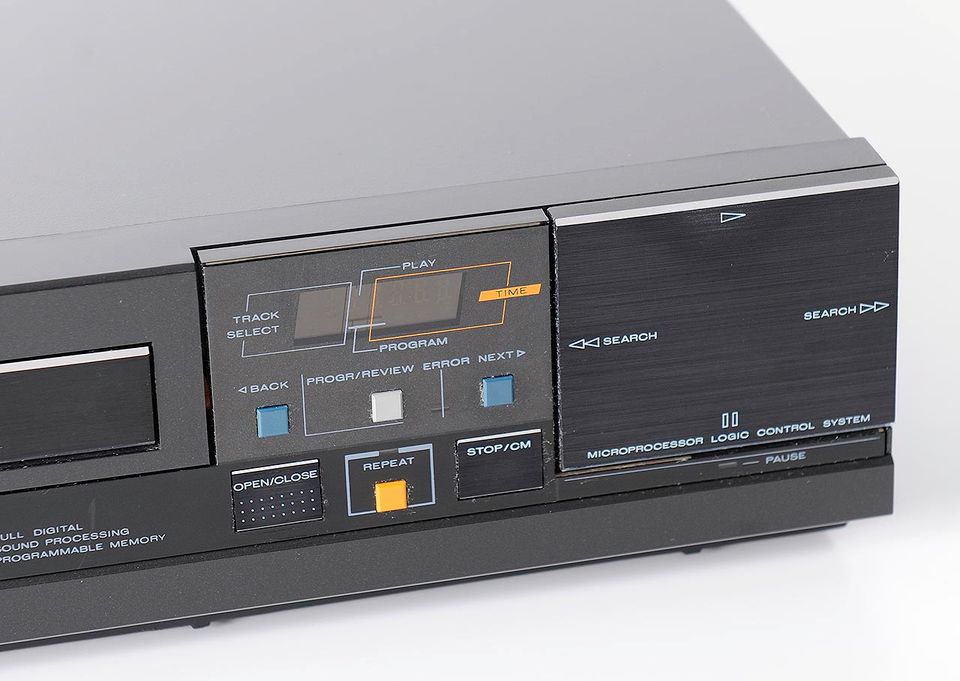 Philips CD-104 CD-Player in Niederzissen