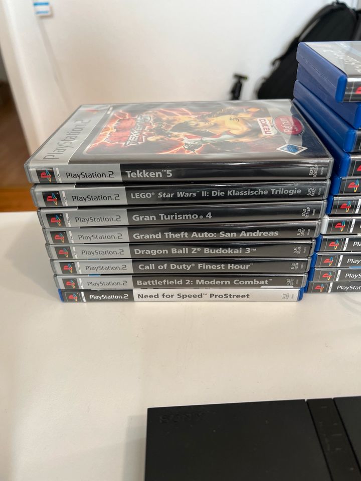 PlayStation 2 Sammlung, 2 Konsolen, 2 Controller, 19 Spiele PS2 in Marburg
