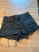 Schöne kurze Hose Short von H&M Gr. 38 sehr gut erhalten Bayern - Taufkirchen Vils Vorschau