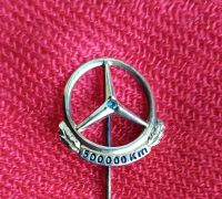 Mercedes Benz Anstecknadel für 500 000 KM mit Saphir 835 vergolde Bayern - Wegscheid Vorschau