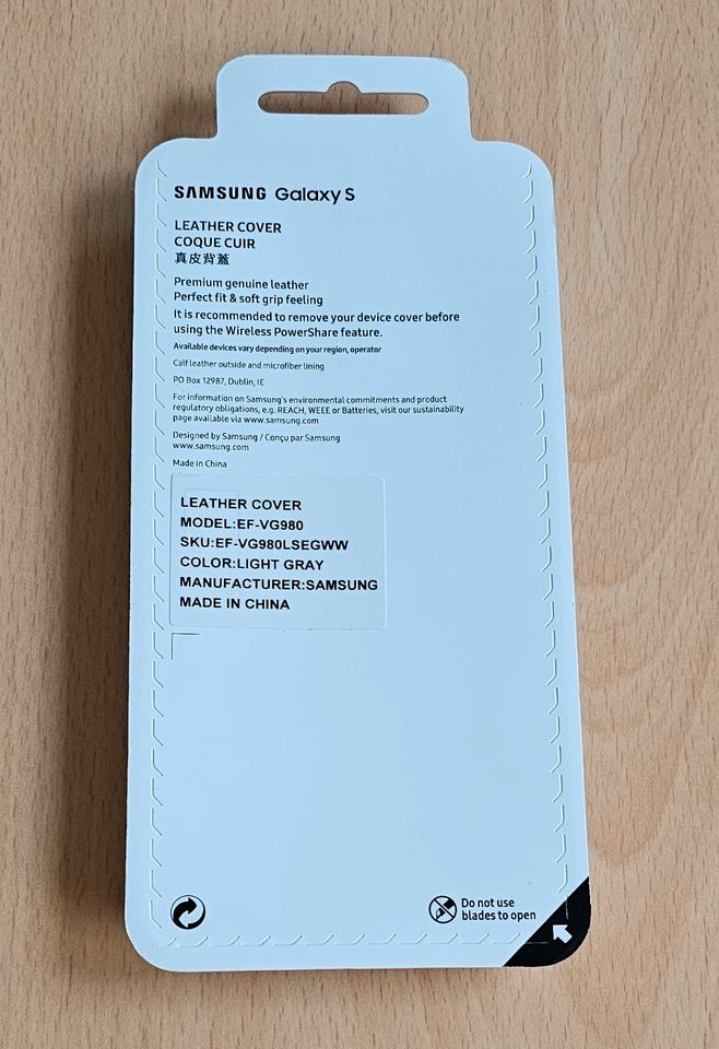 Samsung S20 (OVP) original Leder “Leather Cover” Grau hell od. du in Duisburg