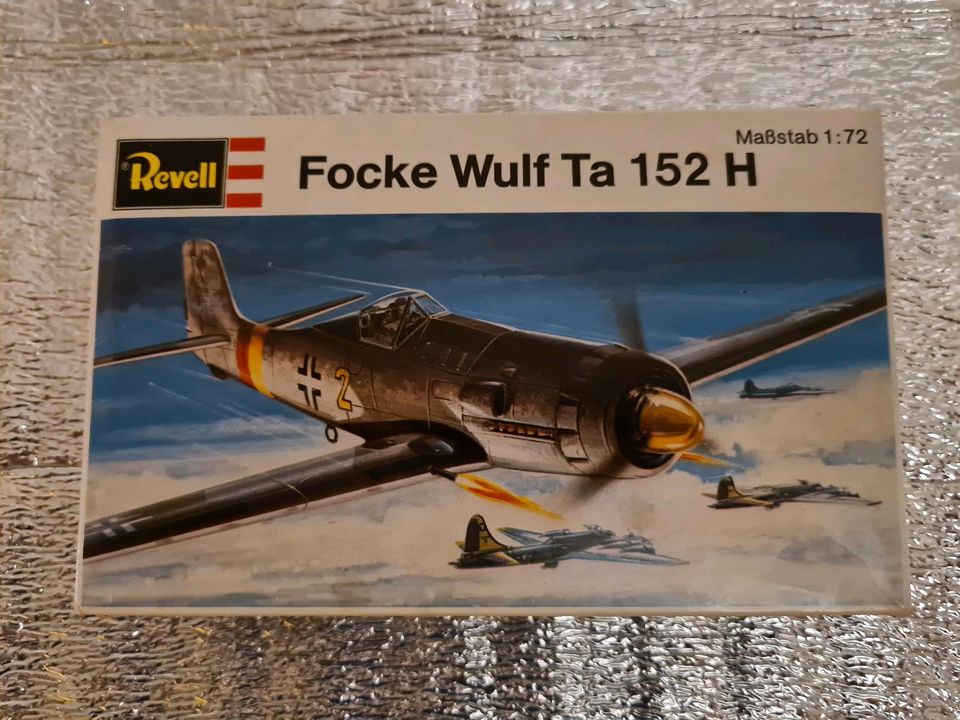 Konvolut Revell, 2x Focke Wulf Ta 152 H 1:72 in Dresden