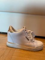 Guess Schuhe - leichter Keilabsatz München - Au-Haidhausen Vorschau