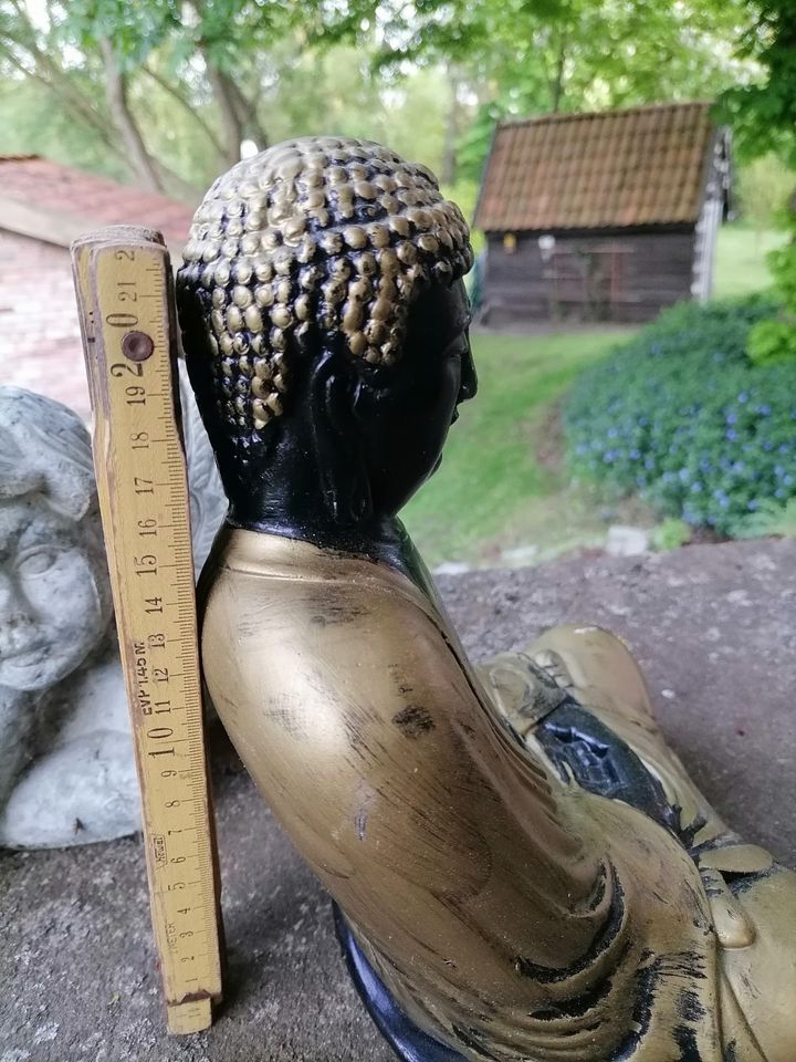 Buddah und lachende Buddah Statue / Figuren und 1 x große Buddah in Ventschow