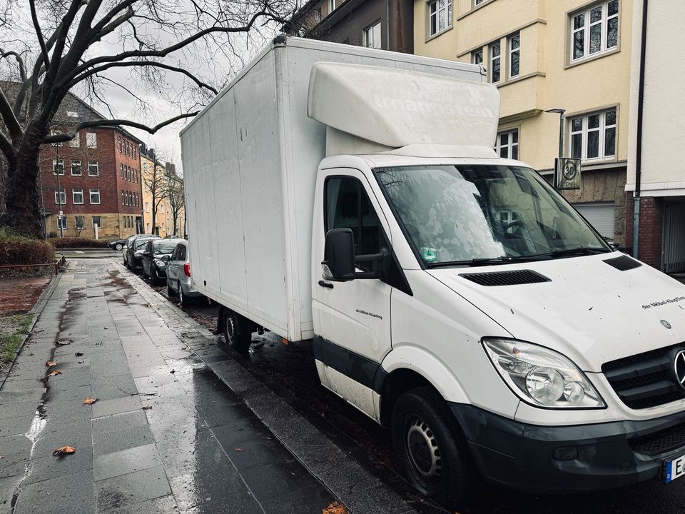 Umzug / Transporter mit Fahrer / Entrümpelung / Möbel Montage in Essen