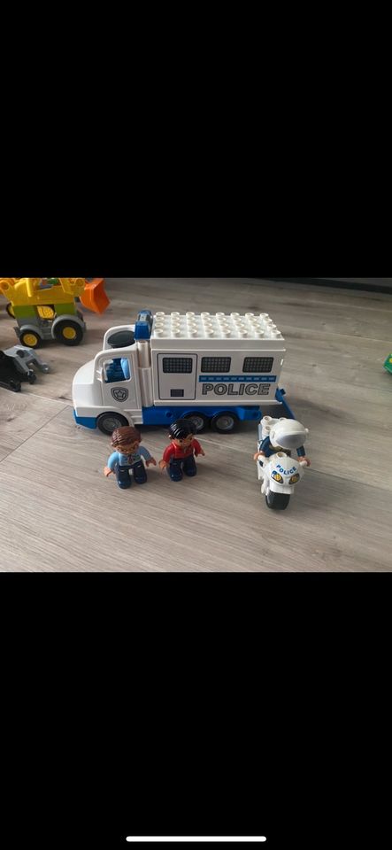 Lego Duplo Polizei Transporter & Motorrad in Cuxhaven