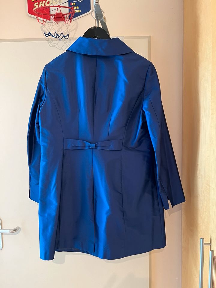 Mantel aus 100 % königsblauer Seide in München