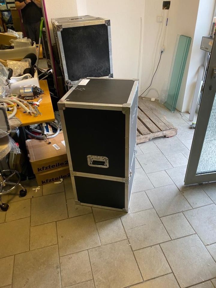 Transportbox und Aufbewahrung abschließbar Case 95cm Hoch in Mettmann