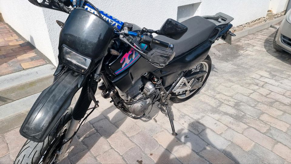 Yamaha xt 600E Supermoto Umbau mit E-Starter in Lehrensteinsfeld