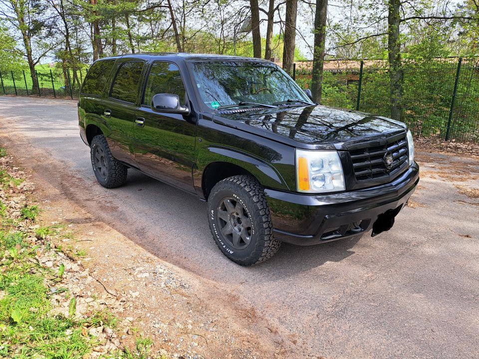 Cadillac Escalade 6.0 V8 AWD GMT 800 in Brombachtal