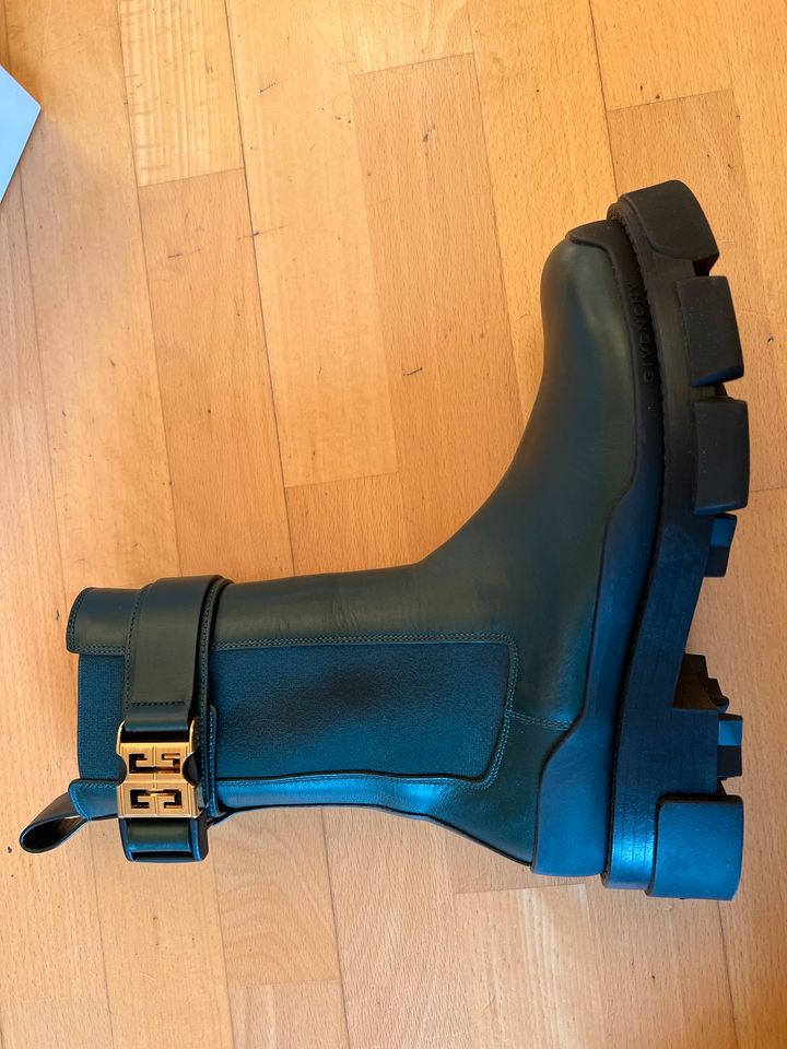 Terra Chelsea Boot von Givenchy Gr 38 NEU Forest Green in München