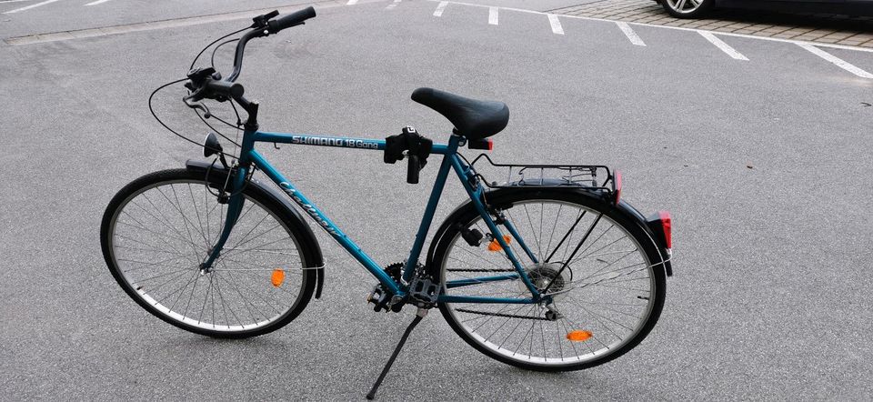 Shimano Fahrrad 28 Zoll mit Licht in Deggendorf