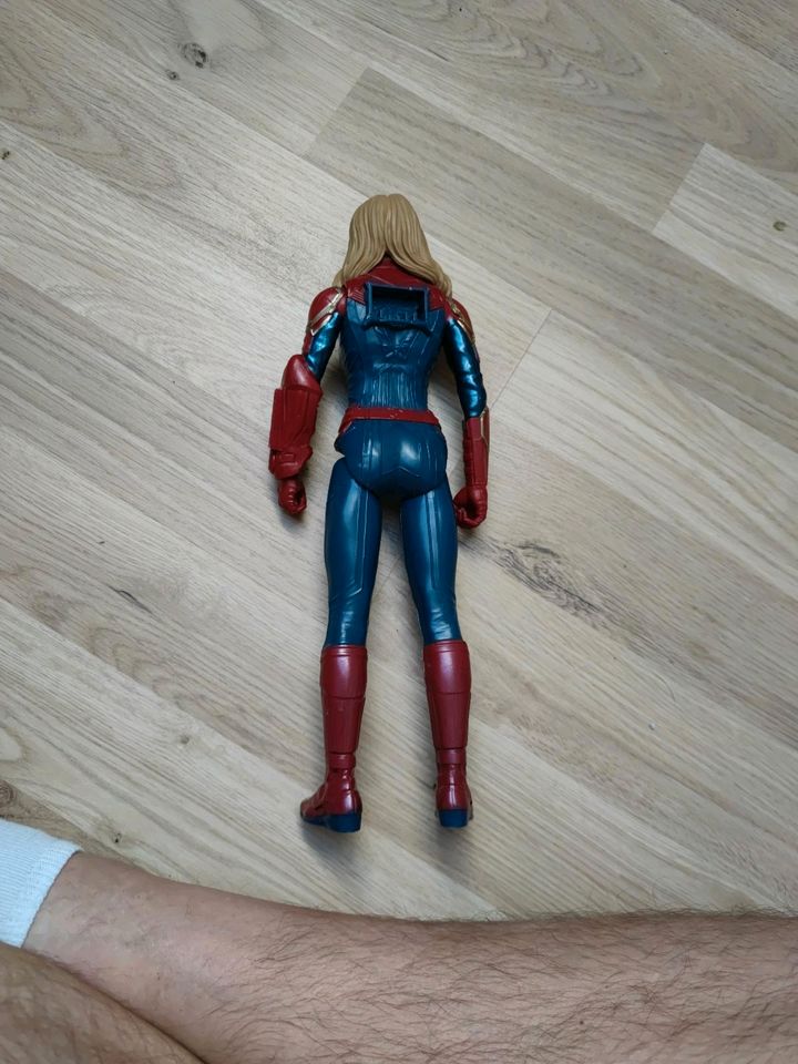 Captain Marvel Actionfigur in Ichenhausen