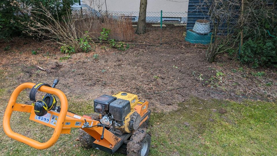 Wurzelstockfräsen, Baumstumpffräsen in Niederbergkirchen