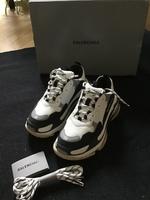 Balenciaga Triple S Sneaker Gr 39 weiß grau schwarz mit OVP Hessen - Wiesbaden Vorschau