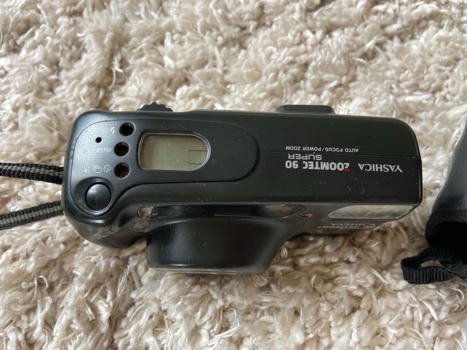 Yashica Zoomtec 90 Super (fehlende Knöpfe) Analogkamera in Malsch