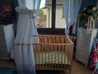 Babybett mit Himmel aus Holz abzugeben Sachsen - Altmittweida Vorschau