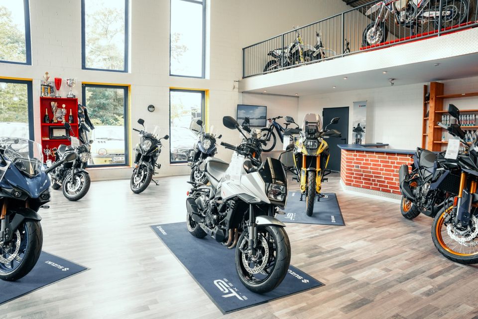 Husqvarna 401 Vitpilen MJ23 Vorführer in Nordhorn