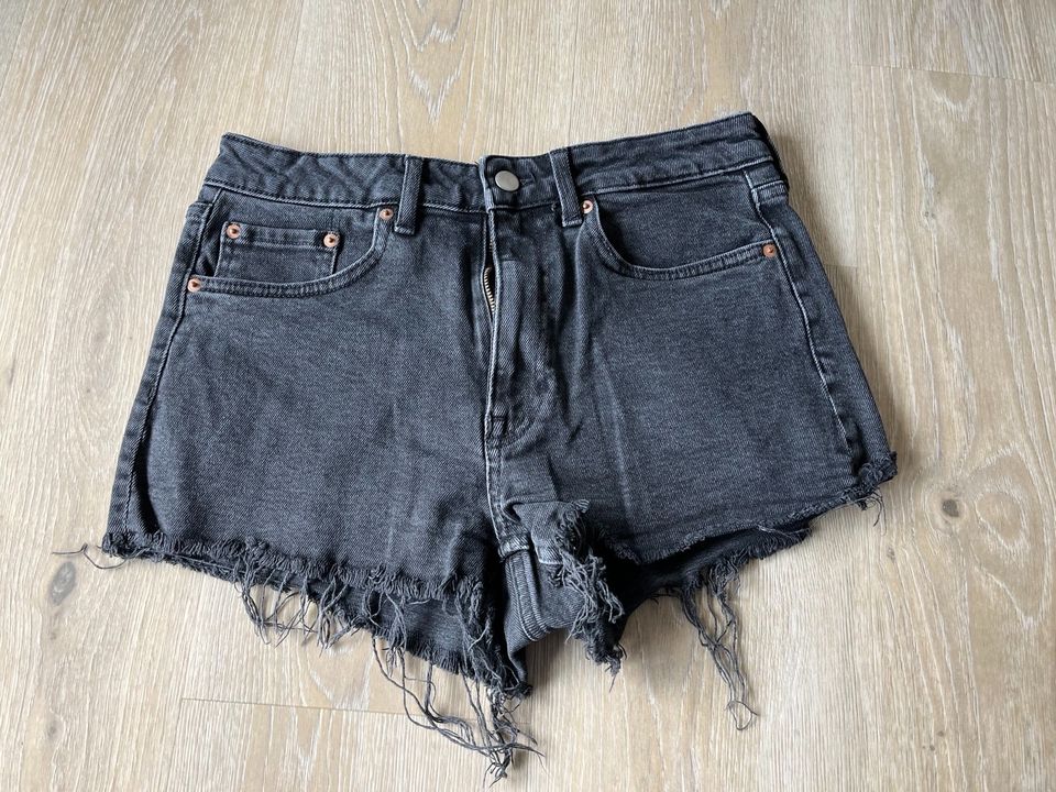 H&M Shorts kurze Hose grau Gr. 36 in Steinhagen